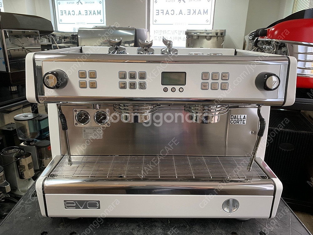 ■오버홀완료 커피머신■ 달라코르테 EVO2 2그룹 화이트 판매합니다.--2